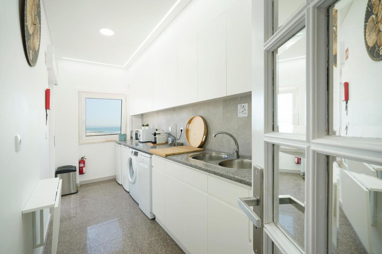 Costa Beach Apartment By The Portuguese Butler Costa de Caparica Kültér fotó