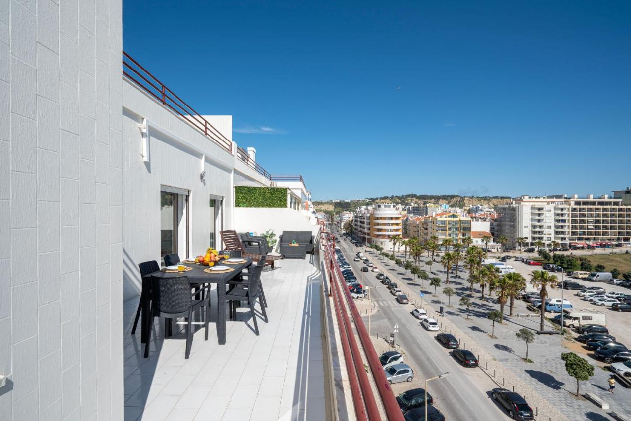 Costa Beach Apartment By The Portuguese Butler Costa de Caparica Kültér fotó